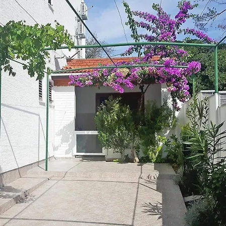 Adelheid In Biograd, Close To The Beach Apartment *